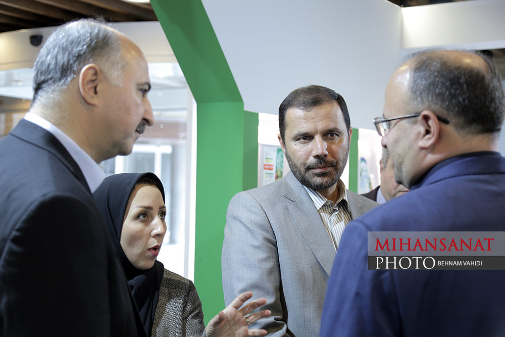 بازدید رئیس سازمان حفظ نباتات از هفتمین نمایشگاه نهاده‌های کشاورزی تهران