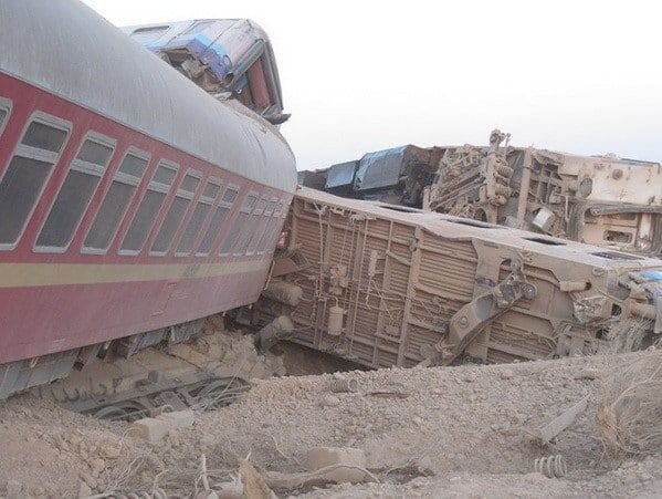 آخرین اخبار از خروج قطار مسافربری طبس - یزد /۱۰ کشته و ۵۰ مصدوم تا کنون
