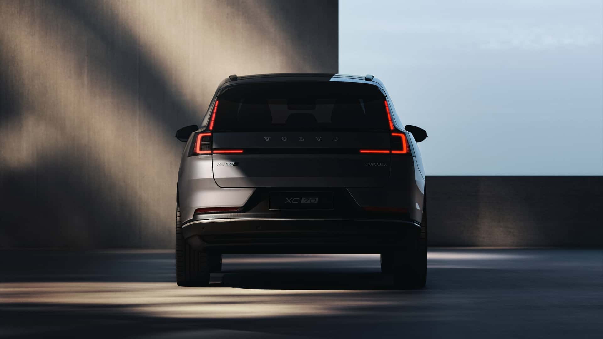 بازگشت غیر منتظره ولوو XC70 به‌عنوان شاسی‌بلند هیبریدی با برد بالا